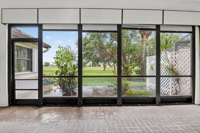 Building Photo - 8081 Cassia Dr