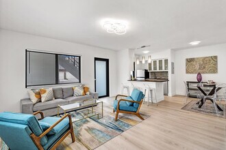 Building Photo - 1634 SW 4th Ave