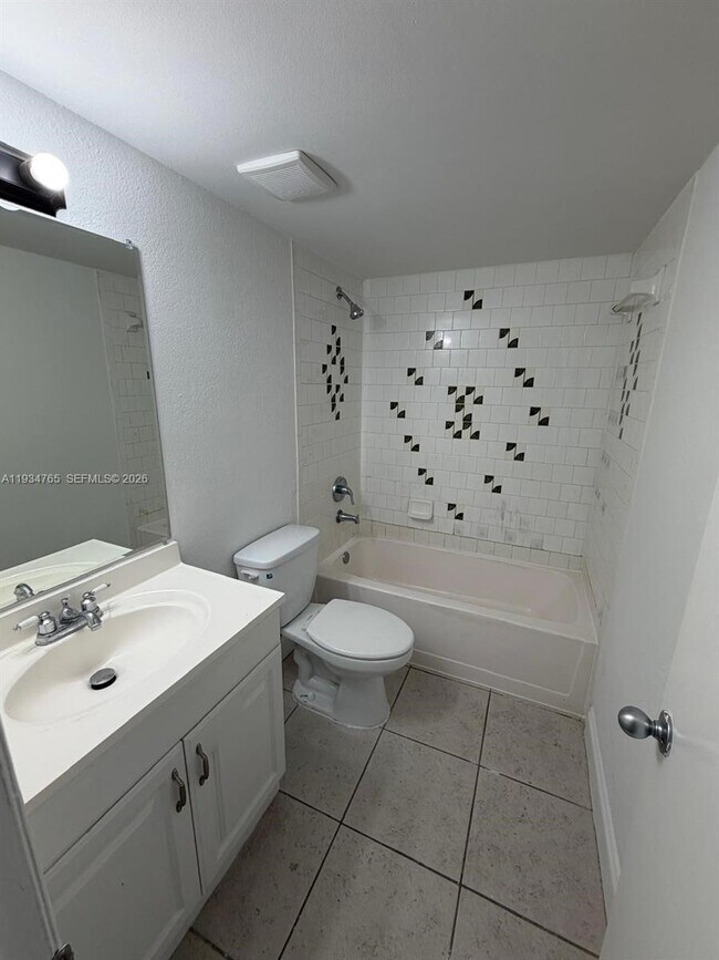 Building Photo - 11101 Royal Palm Blvd