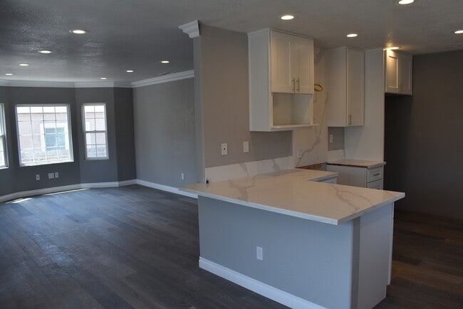 Building Photo - 3128 Marlborough Ave