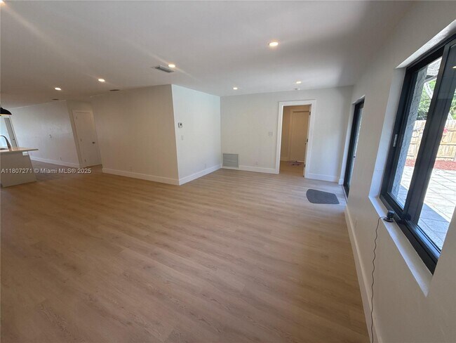 Building Photo - 3081 NW 103rd Ln
