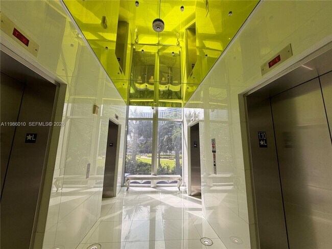 Building Photo - 475 Brickell Ave