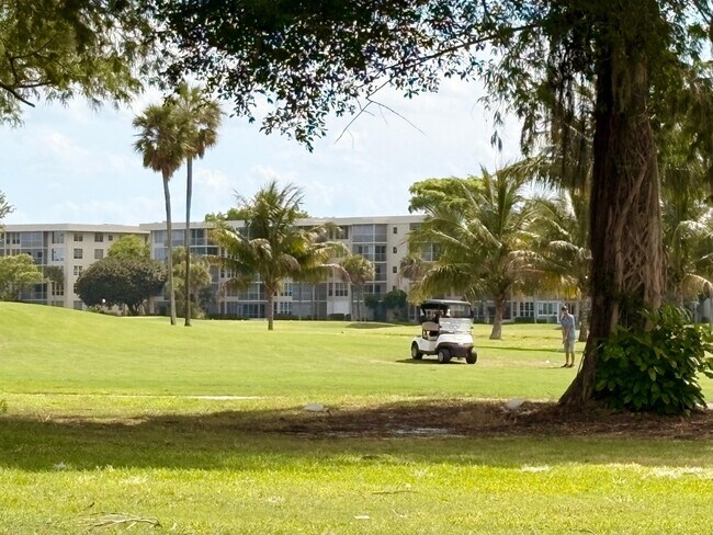 Building Photo - 2671 S Course Dr