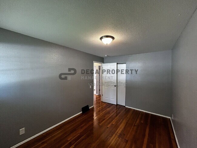 Building Photo - 1712 Hudson Rd
