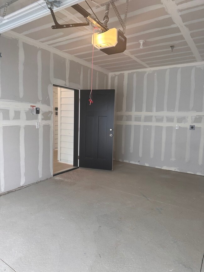 Building Photo - 932 W Spider Green Way