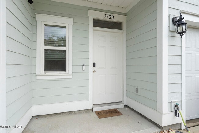 Building Photo - 7522 Shadow Lake Dr
