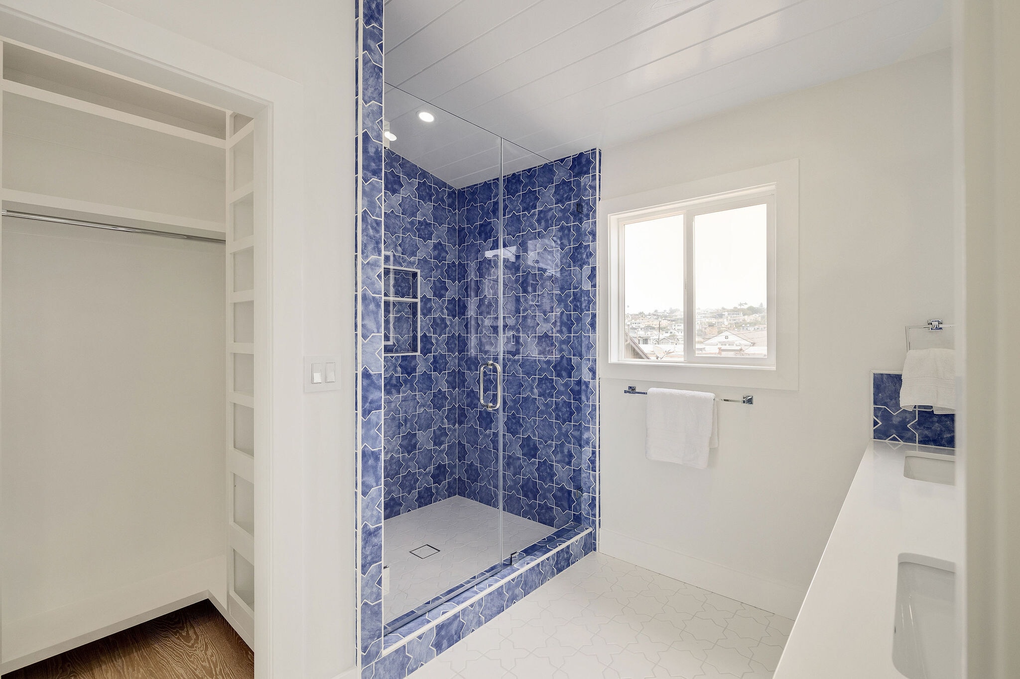 Building Photo - 316 1st St