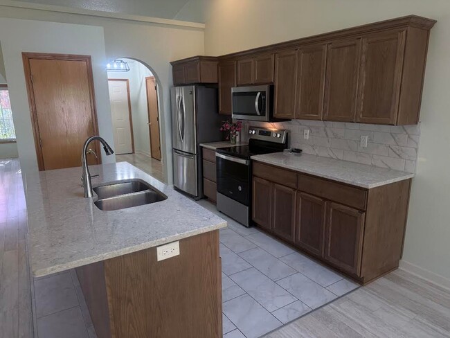 Building Photo - Updated Single Level Home in Highly Sought Sexton Mountain Neighborhood