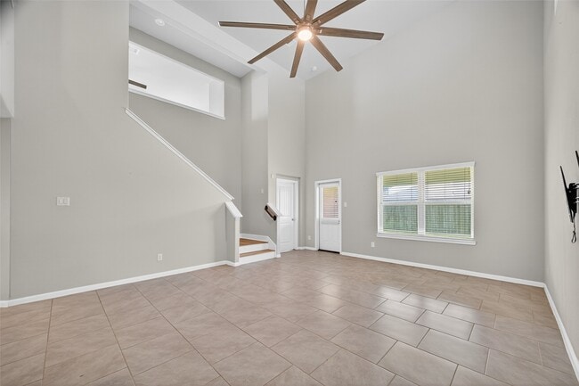 Building Photo - 718 Harvest Bluff Dr