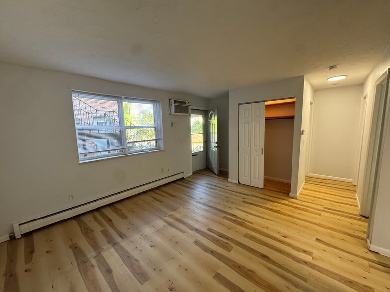 Building Photo - 107 E Erie Ave