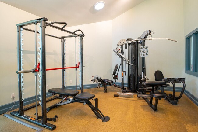 Building Photo - OFF-SEASON FURNISHED MONTHLY RENTAL STARTI...