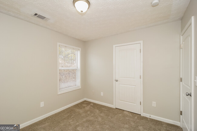 Building Photo - 7092 Littlebrook Way