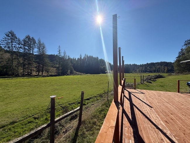 Building Photo - Country Home, 4 bed/2bath short term rental