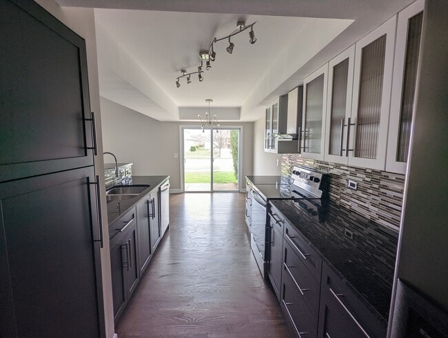 Building Photo - 8122 160th St