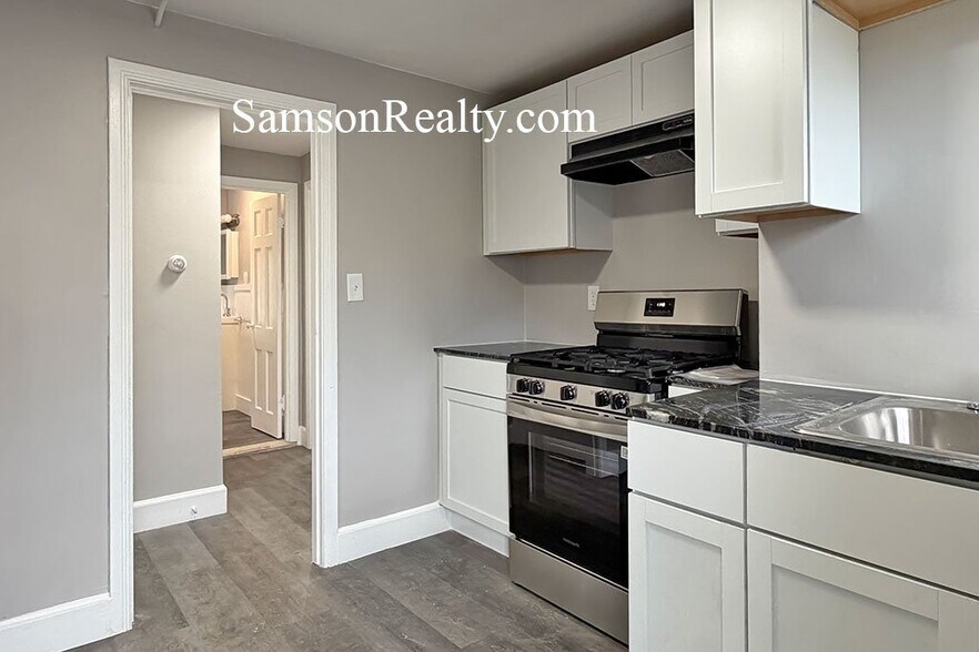 Building Photo - 41 Jenckes St