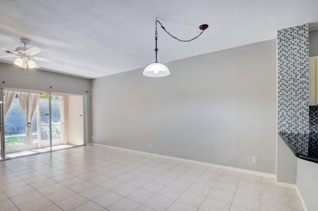Building Photo - 6987 Oak Bridge Ln