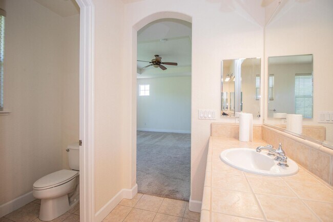 Building Photo - 4 Bedroom 3 Bathroom House | AMSI | Alexandr Metlinski