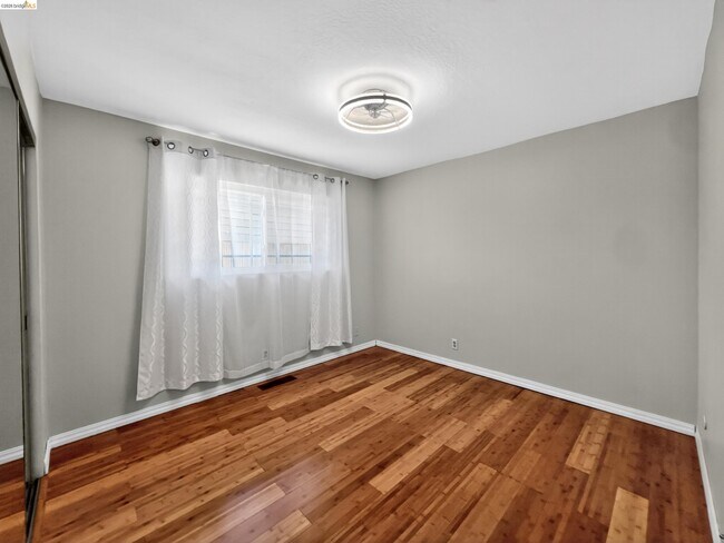 Building Photo - 2928 Rio Grande Dr