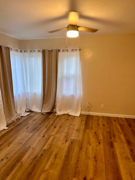 Building Photo - 3082 Thurin Ave