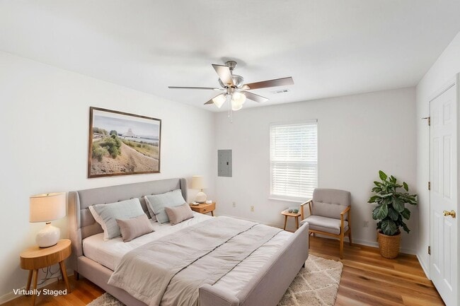 Building Photo - 5013-5015-5015 Betty Jean Way