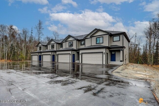 Building Photo - 623 Rita Cir