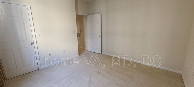 Building Photo - 12917 Centre Park Cir