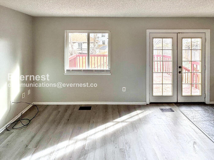 Building Photo - 18988 E Montana Pl