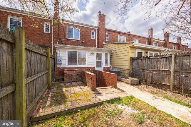 Building Photo - 156 Wesmond Dr