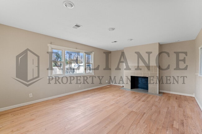 Building Photo - 1925 S Elizabeth