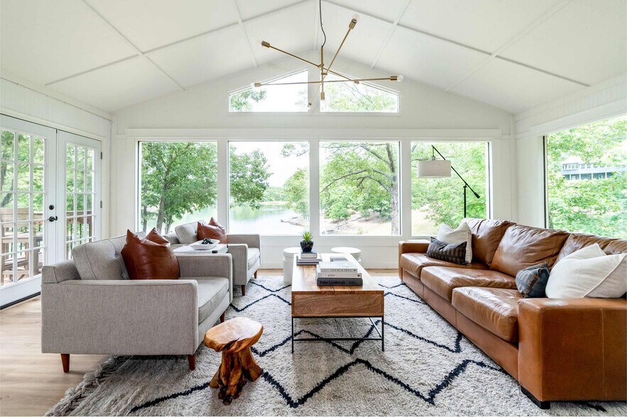 Primary Photo - 38 Swanage Dr