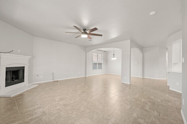 Building Photo - 9722 Massanutten Ln