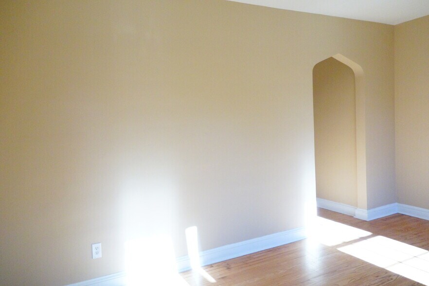 Building Photo - 8413 Flower Ave