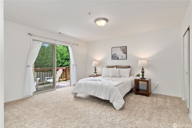 Building Photo - Trails at Tiburon Townhome