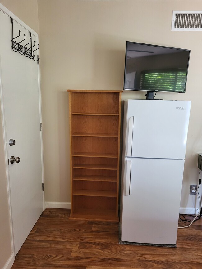 Building Photo - 5182 Jay St