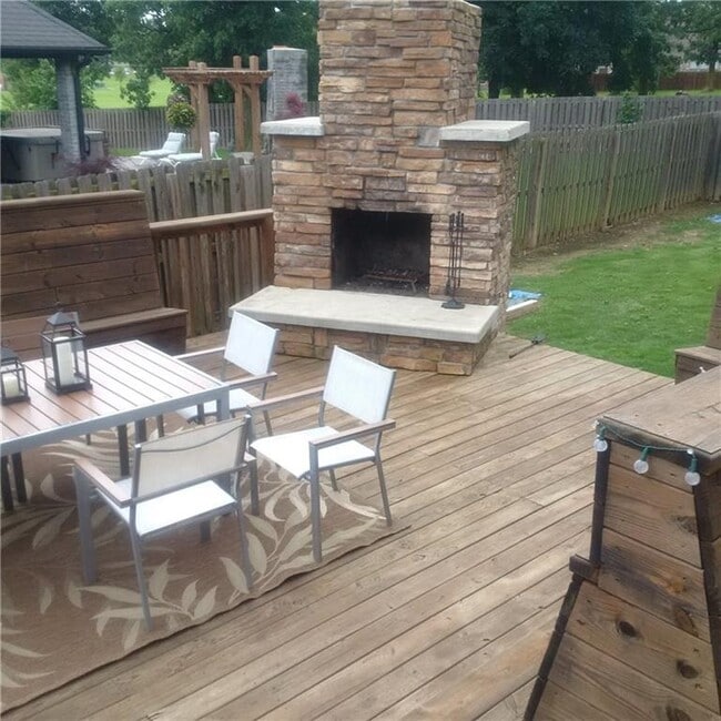 Building Photo - 3677 Hearthstone Dr