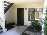 Building Photo - 2-Bedroom 1-Bathroom La Jolla UTC Condo wi...