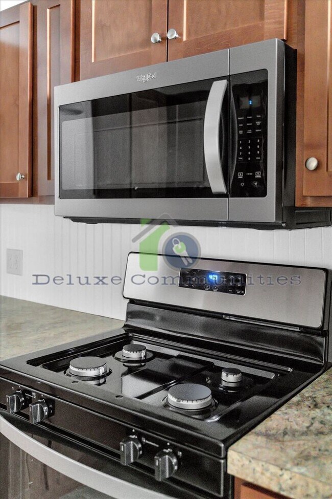 Building Photo - 3 Bedroom 1 Bathroom Apartment in ALTO!!