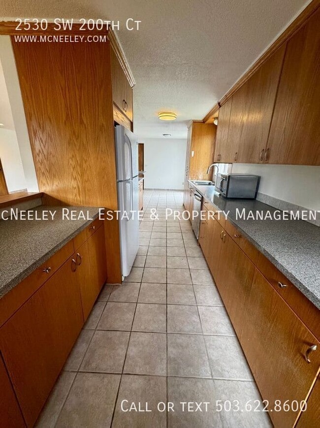 Building Photo - 2530 SW 200th Ct