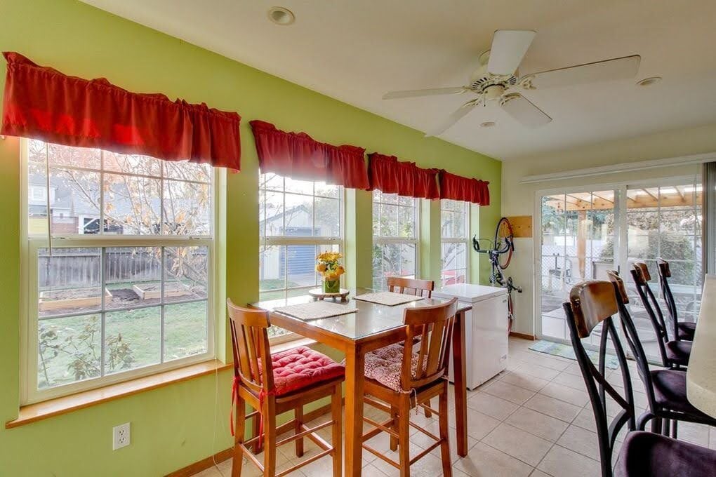 Building Photo - 1128 Hobson St