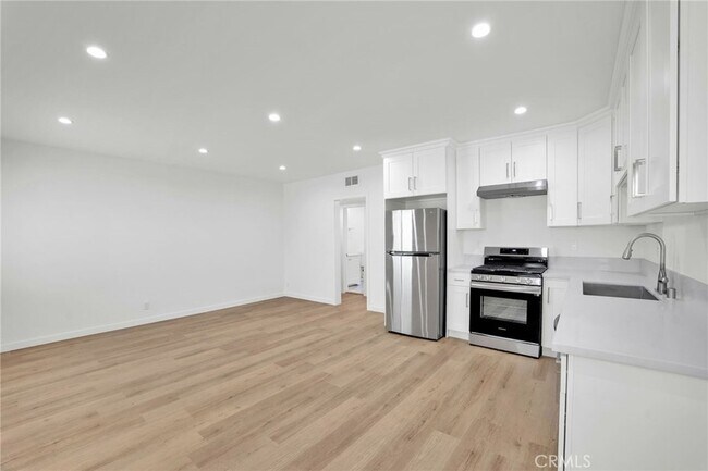 Building Photo - 13018 Valleyheart Dr