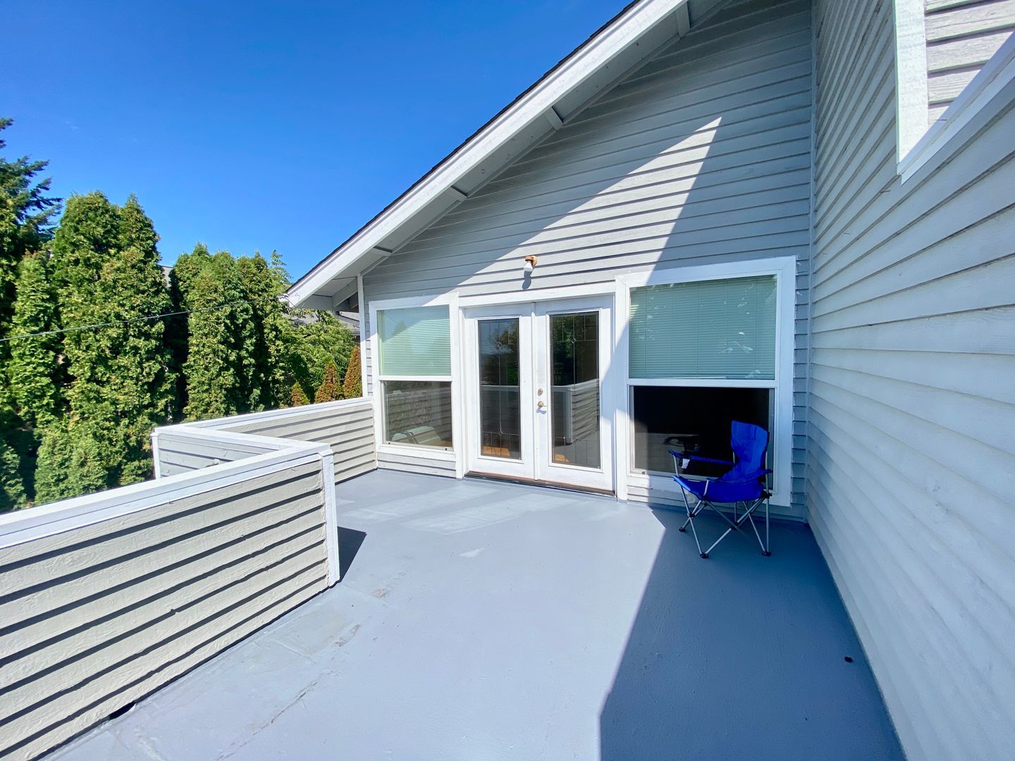 Building Photo - Bacolas Duplex 2