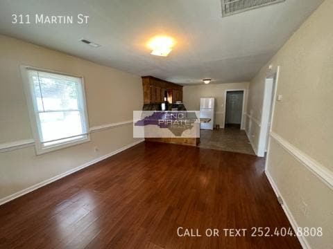 Building Photo - 311 Martin St