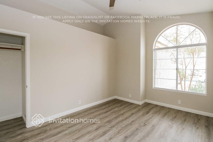 Building Photo - 414 S Lake Mirage Dr