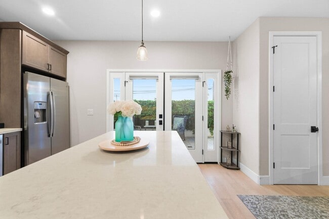 Building Photo - 5051 Savannah St