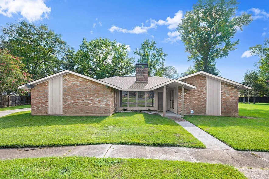 Building Photo - 14742 Sweetwood Ct
