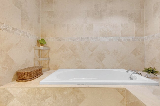 Building Photo - 4001 S Ocean Dr