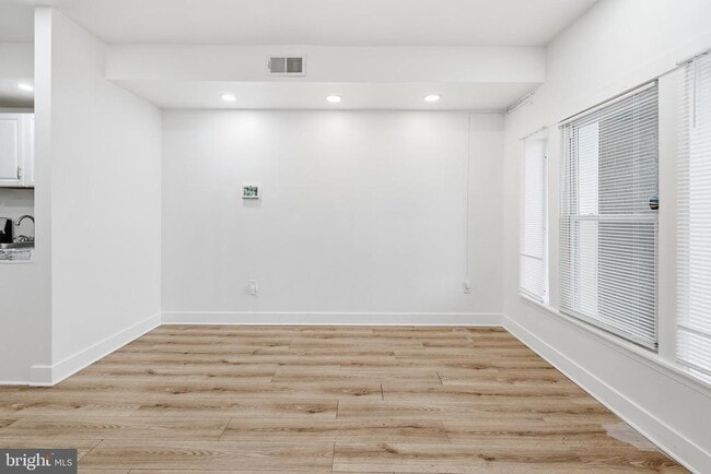 Building Photo - 2542 HARFORD Rd