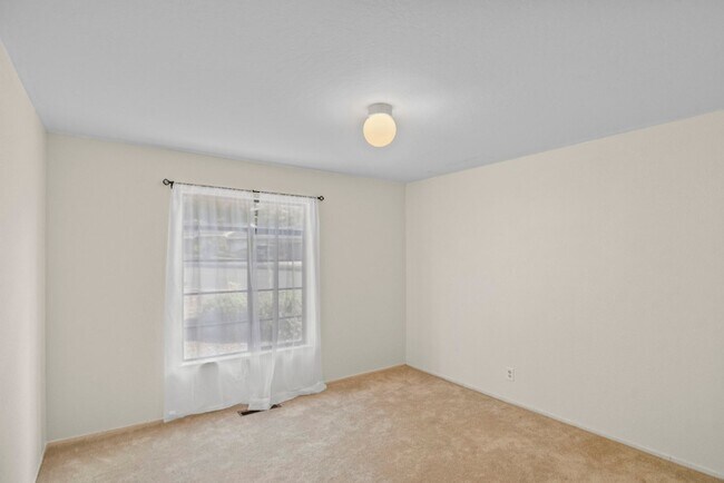 Building Photo - Beautiful big house with great school district. Gustavo Lopez AMSI