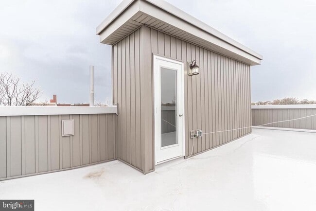 Building Photo - 2153 N Fairhill St