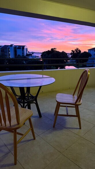 Building Photo - SOUTHWEST FLORIDA ACTIVE LIFESTYLE!!!!!